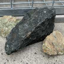 ブラックグリーン（黒・蛇紋岩）