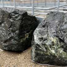 ブラックグリーン（黒・蛇紋岩）