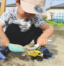1歳児のお子様の素足にもやさしい砂
