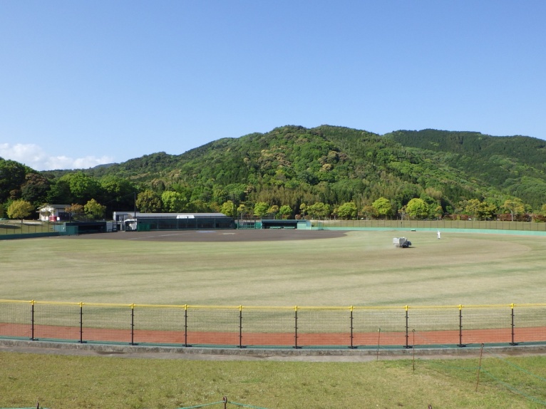 （株）スポーツテクノ和広様施工中。